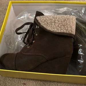 Ankle suede boots NWT
